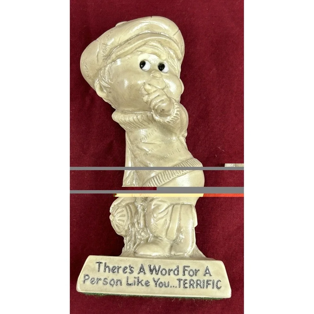 Vtg R & W Berries Co's. Figurine 1970 
